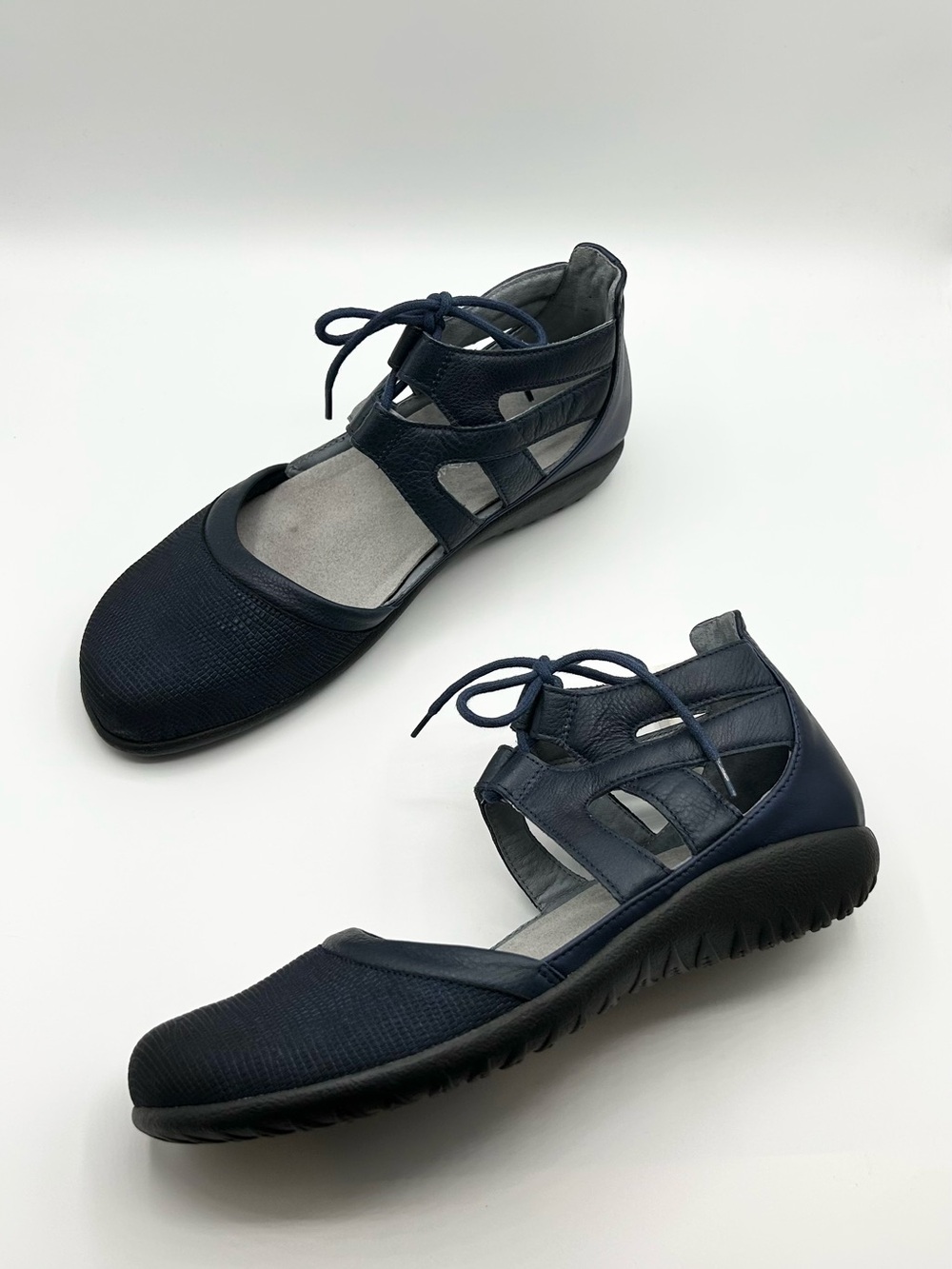 Naot Navy Blue Leather Comfort Flats Sandals Women’s Size 9